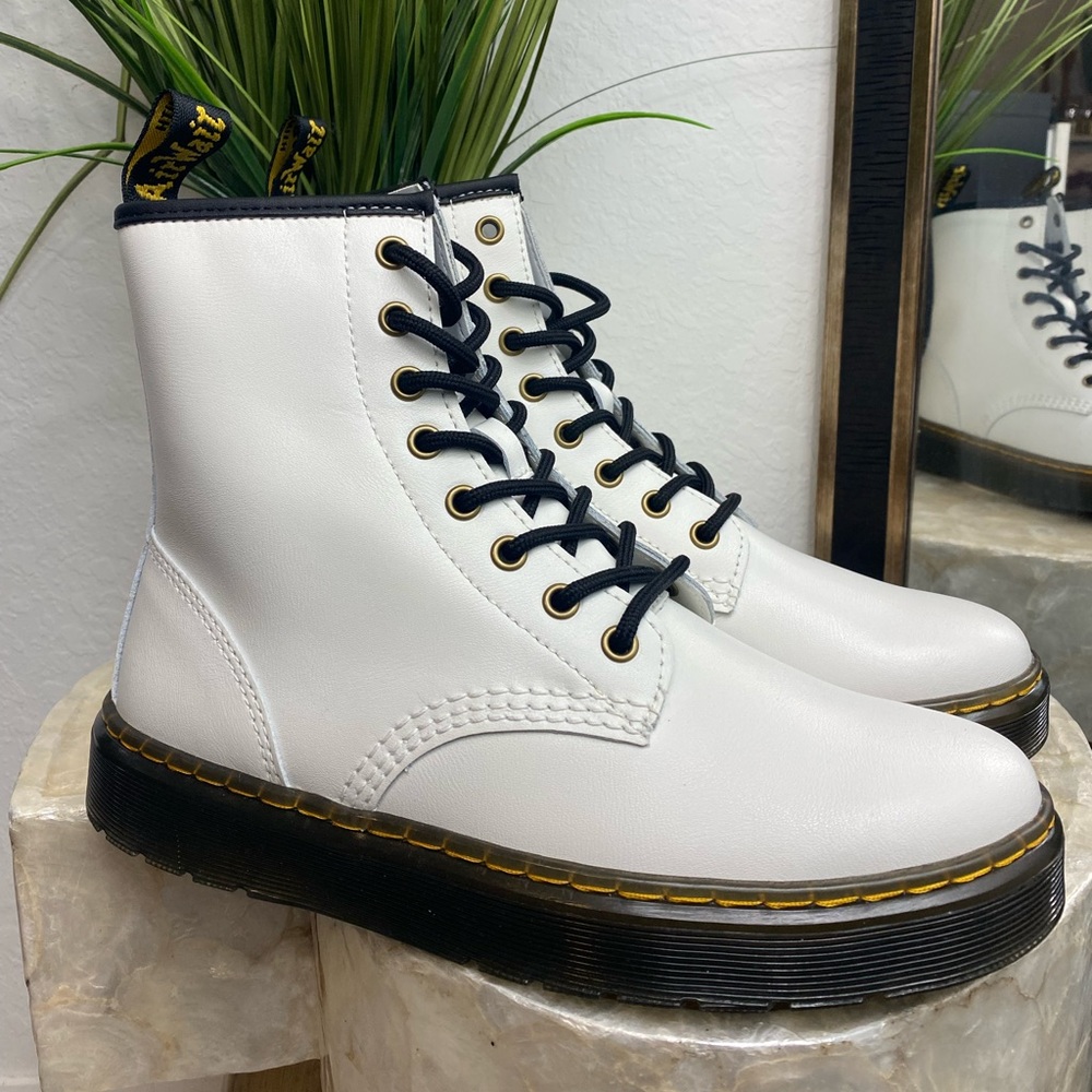 DR MARTENS SMOOTH WHITE LEATHER PLATFORM BOOTS